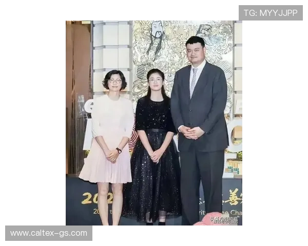 李娜与姚明性格对比探讨:体育巨星背后的坚韧与温暖 李娜与姚明性格对比探讨:体育巨星背后的坚韧与温暖